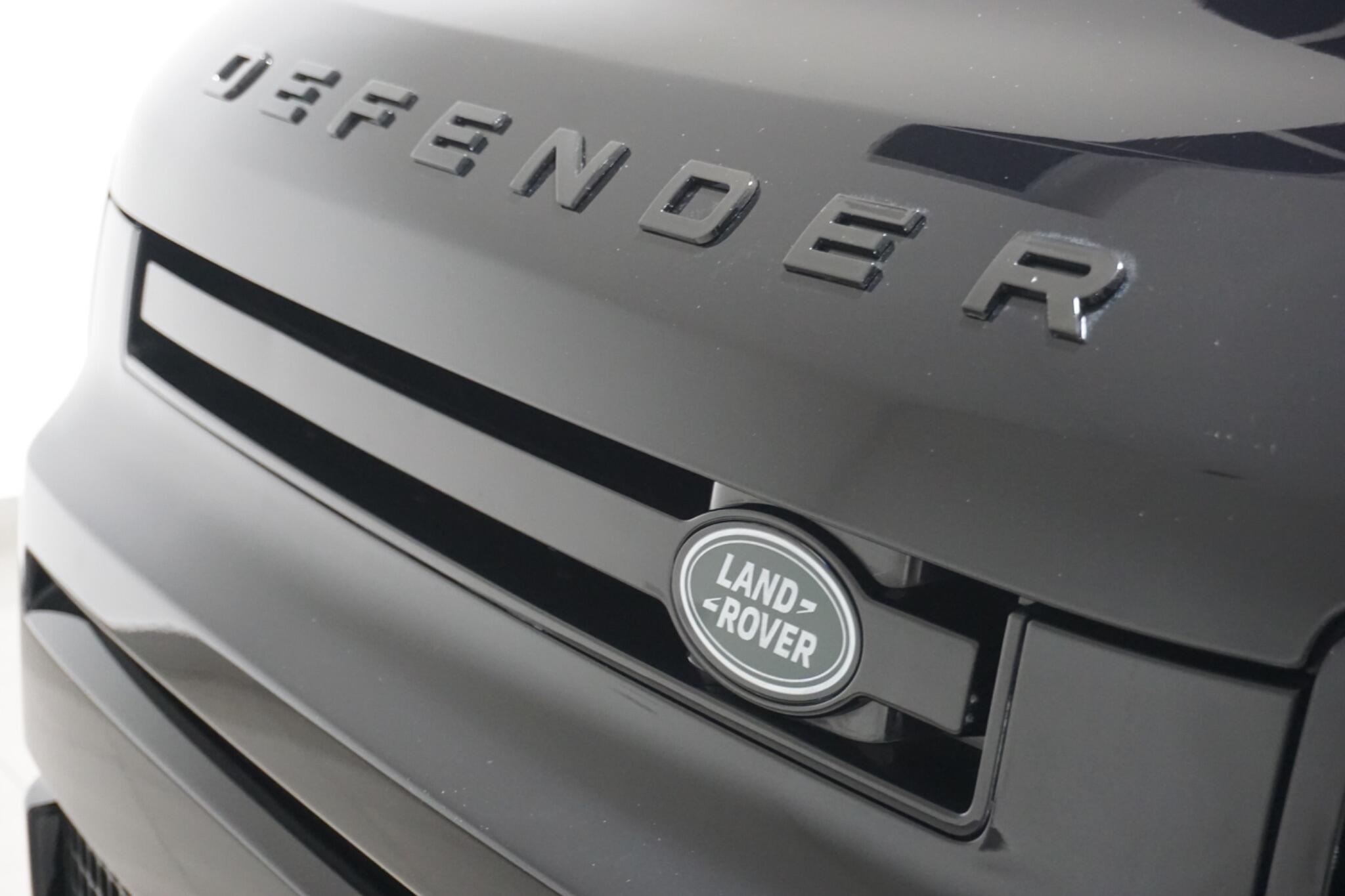 Land Rover Defender 110 3.0 D200 MHEV SE SUV 5dr Diesel Auto 4WD Euro 6 (s/s) (200 ps)